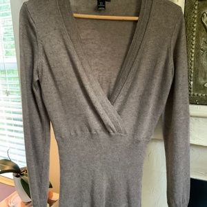 H & M Fitted Crossover Sweater Size Small